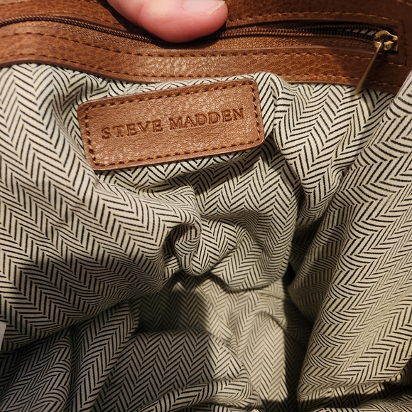 Large Steve Madden Purse - Picture 8 of 10